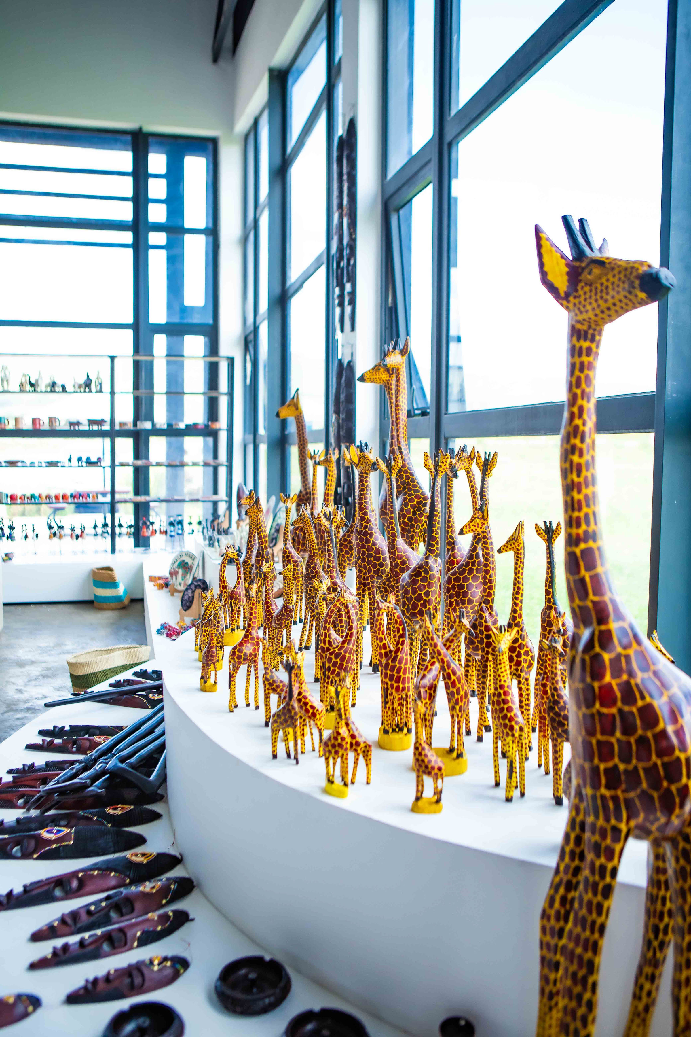 Giraffe — Size 24" 2